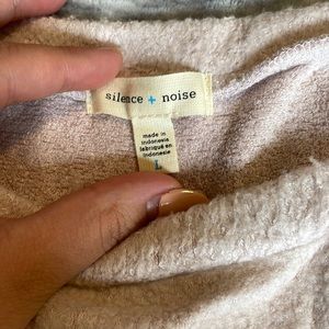 Silence + Noise Size Large, light pink, long sleeve blouse